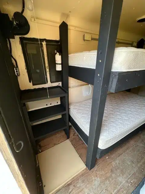 1966 M109A3 Jeep Kaiser - Image 9