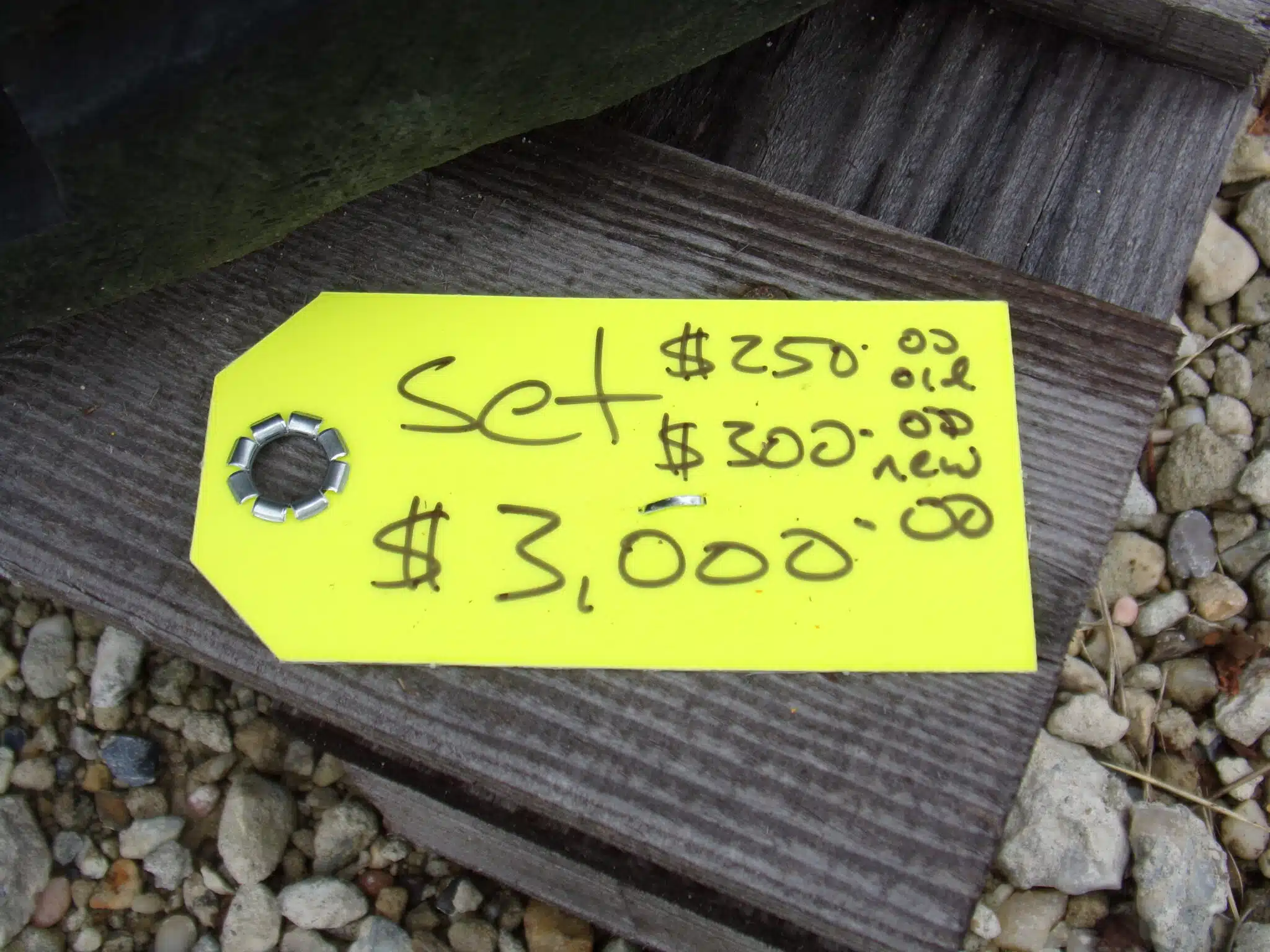 Goodyear G285 11.00R24 M916 Tires and Wheels - Image 4