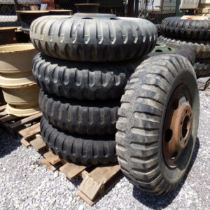 Mixed Branded 900 Tires & 6 Lug Wheels