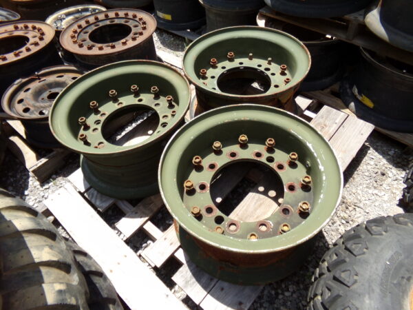 UNR 20" Hub-piloted Split Wheels