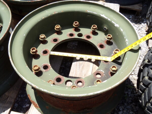 UNR 20" Hub-piloted Split Wheels - Image 2